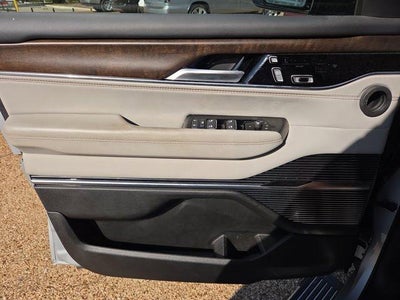 2025 Jeep Grand Wagoneer Base