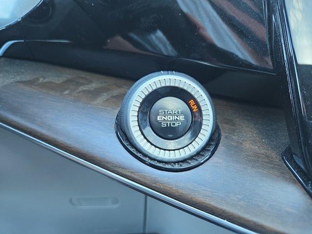 2025 Jeep Grand Wagoneer Base