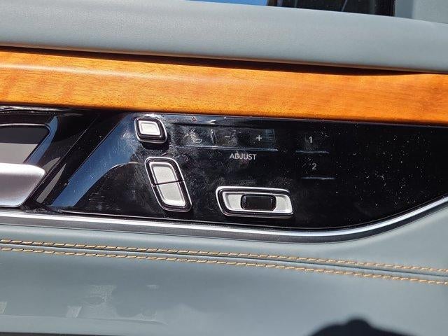 2022 Jeep Grand Wagoneer Series III