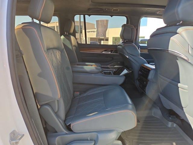 2022 Jeep Grand Wagoneer Series III