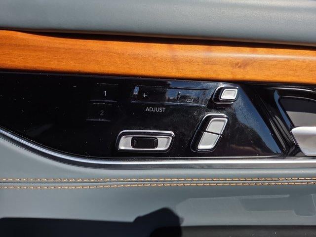 2022 Jeep Grand Wagoneer Series III