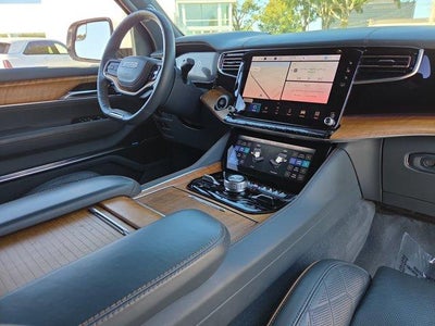 2022 Jeep Grand Wagoneer Series III