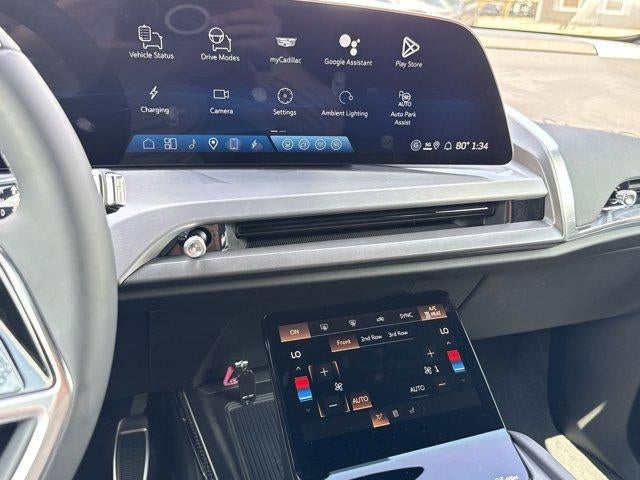 2026 Cadillac VISTIQ Luxury