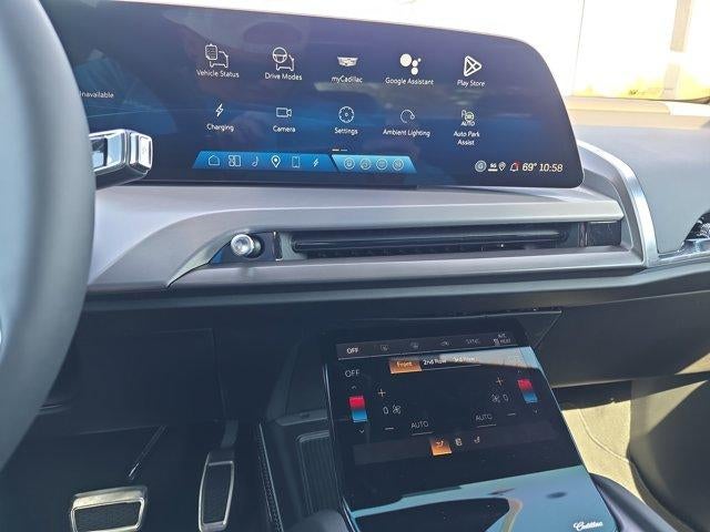 2026 Cadillac VISTIQ Luxury