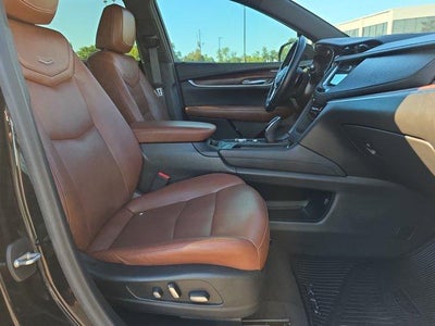 2022 Cadillac XT5 FWD Premium Luxury