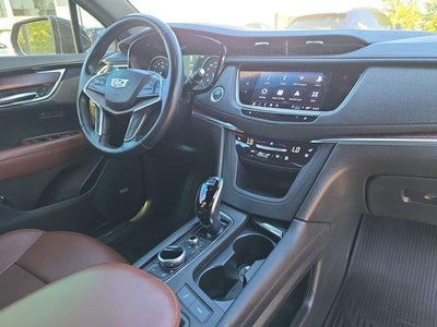 2022 Cadillac XT5 FWD Premium Luxury