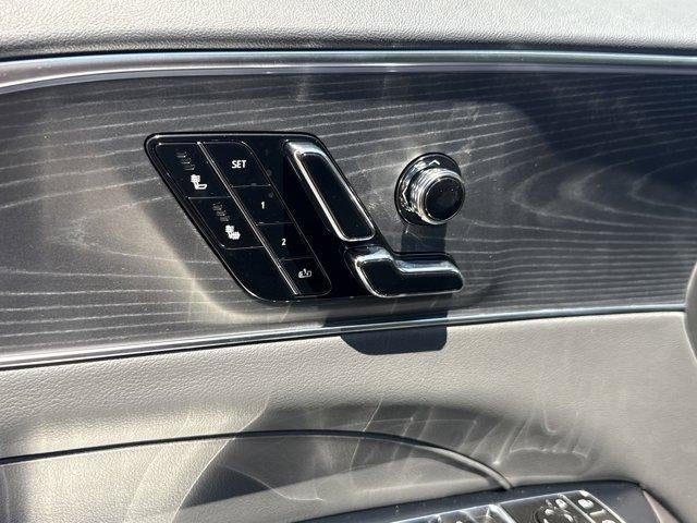 2025 Cadillac LYRIQ Luxury 1