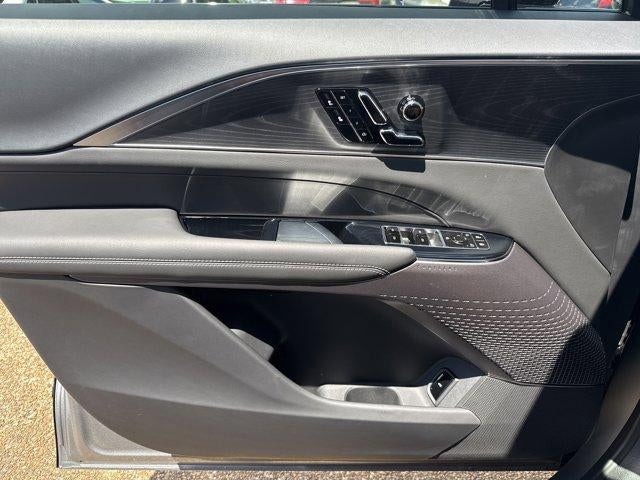 2025 Cadillac LYRIQ Luxury 1