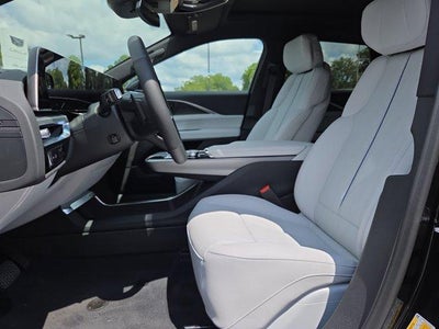 2025 Cadillac LYRIQ Luxury 1