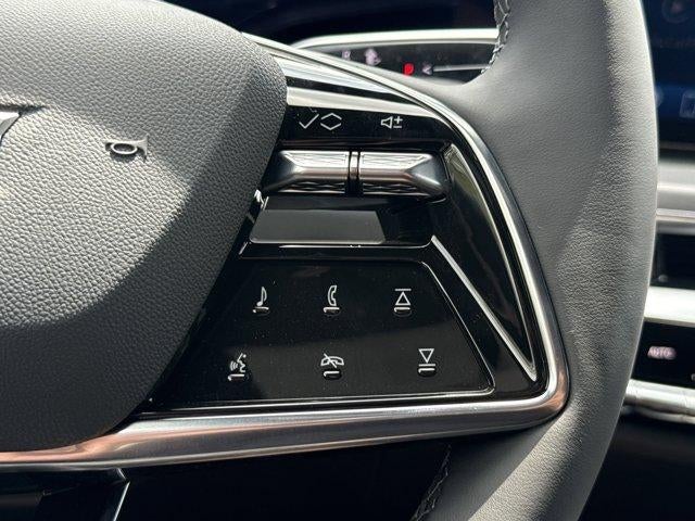 2025 Cadillac LYRIQ Luxury 1