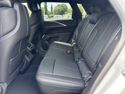 2025 Cadillac LYRIQ Luxury 1