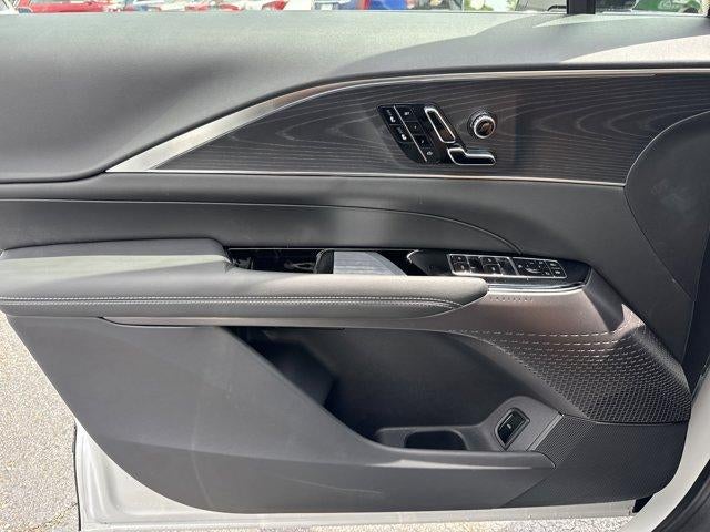 2025 Cadillac LYRIQ Luxury 1