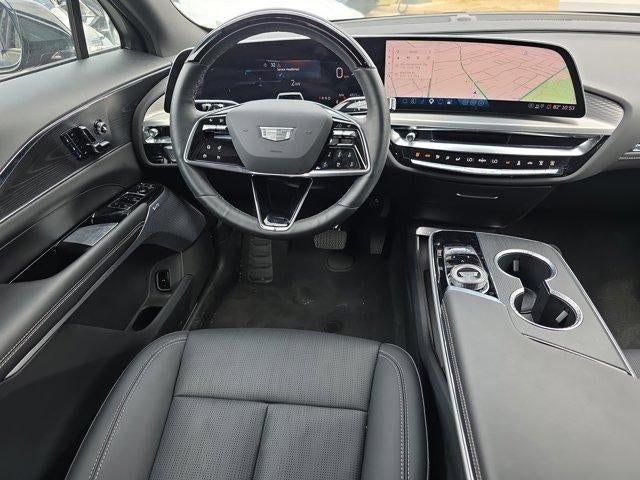 2025 Cadillac LYRIQ Luxury 2
