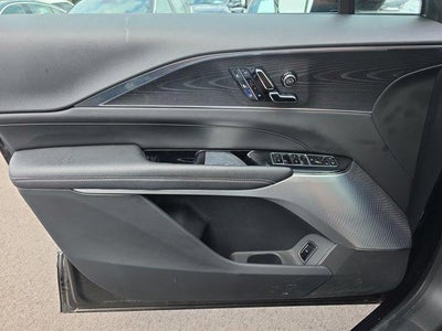 2025 Cadillac LYRIQ Luxury 2