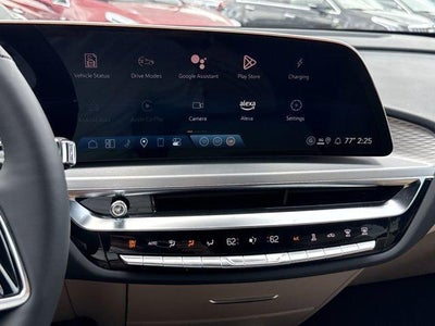 2025 Cadillac LYRIQ Luxury 3