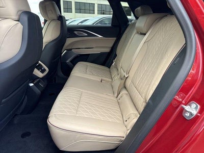 2025 Cadillac LYRIQ Luxury 3