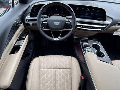 2025 Cadillac LYRIQ Luxury 3