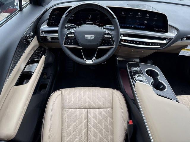 2025 Cadillac LYRIQ Luxury 3