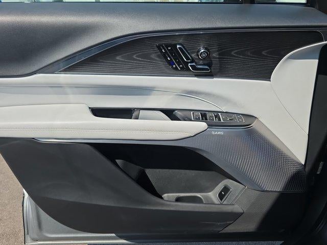 2024 Cadillac LYRIQ Sport 2
