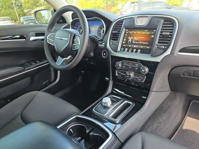 2023 Chrysler 300 Touring