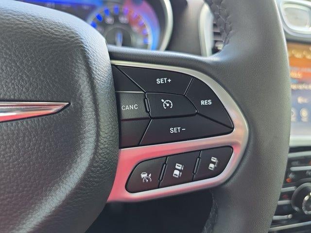 2023 Chrysler 300 Touring