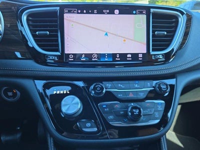 2023 Chrysler Pacifica Hybrid Pinnacle