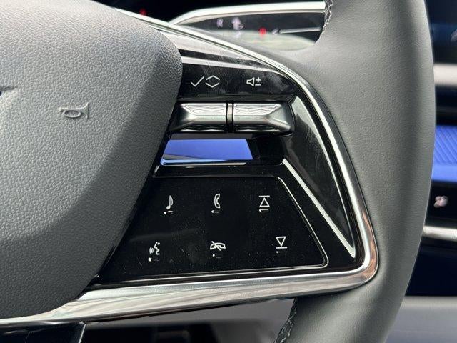 2025 Cadillac OPTIQ Luxury 1