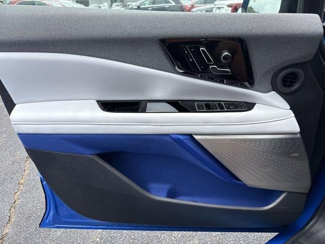 2025 Cadillac OPTIQ Luxury 1