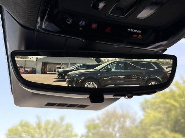 2025 Cadillac OPTIQ Luxury 1