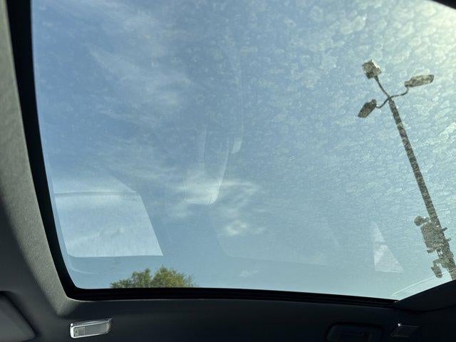 2025 Cadillac OPTIQ Luxury 1