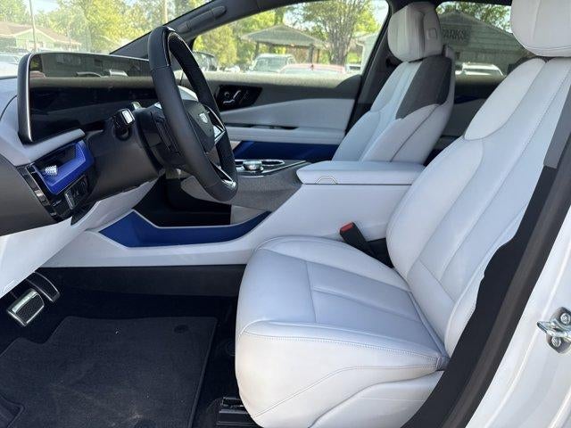 2025 Cadillac OPTIQ Luxury 1