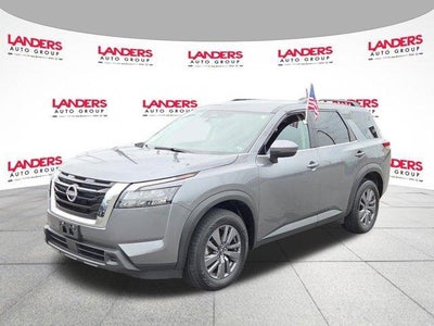 2025 Nissan Pathfinder SV