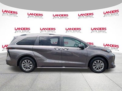 2024 Toyota Sienna XLE