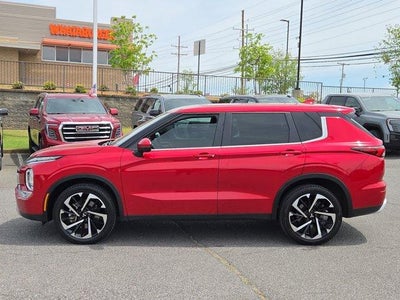 2023 Mitsubishi Outlander SE