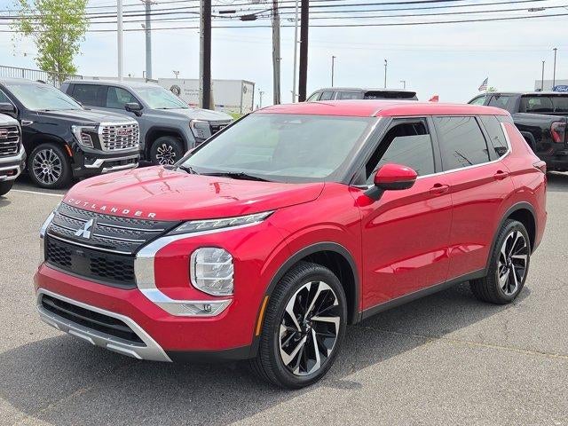 2023 Mitsubishi Outlander SE