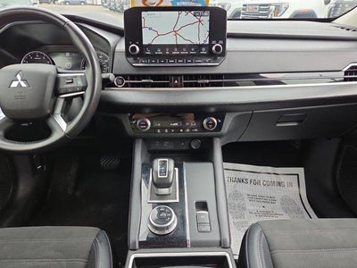 2024 Mitsubishi Outlander SE