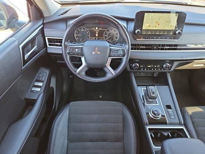2024 Mitsubishi Outlander SE