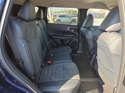 2024 Mitsubishi Outlander SE