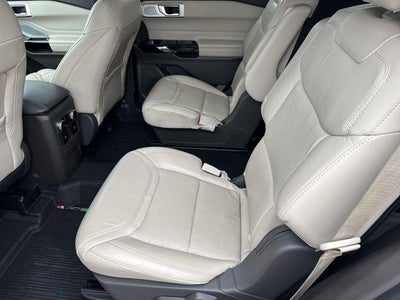 2022 Ford Explorer Platinum RWD