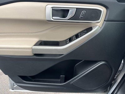 2023 Ford Explorer XLT 4WD