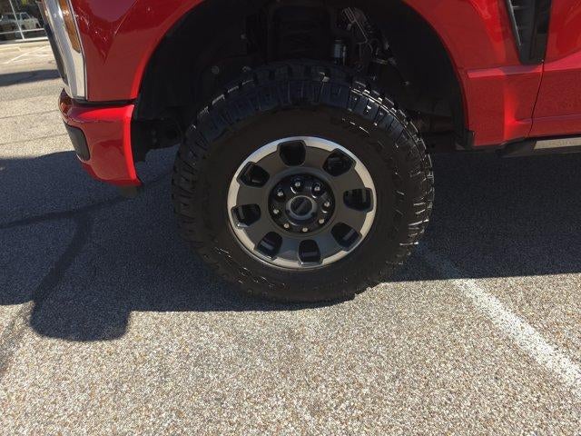 2023 Ford Super Duty F-250 SRW LARIAT 4WD Crew Cab 6.75' Box