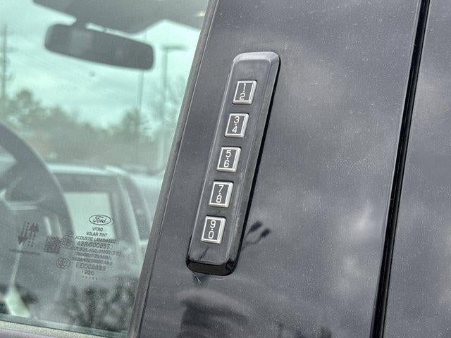 2020 Ford Super Duty F-250 SRW LARIAT 4WD Crew Cab 6.75' Box