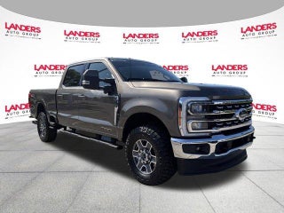 2023 Ford Super Duty F-250 SRW LARIAT 4WD Crew Cab 6.75' Box