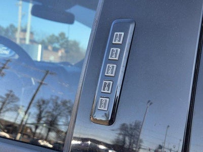 2020 Ford Super Duty F-350 SRW LARIAT 4WD Crew Cab 6.75' Box
