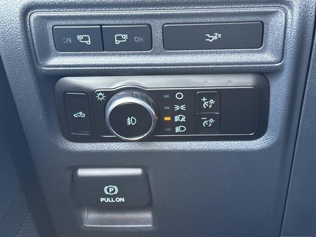 2023 Ford F-150 XL 4WD SuperCrew 5.5' Box