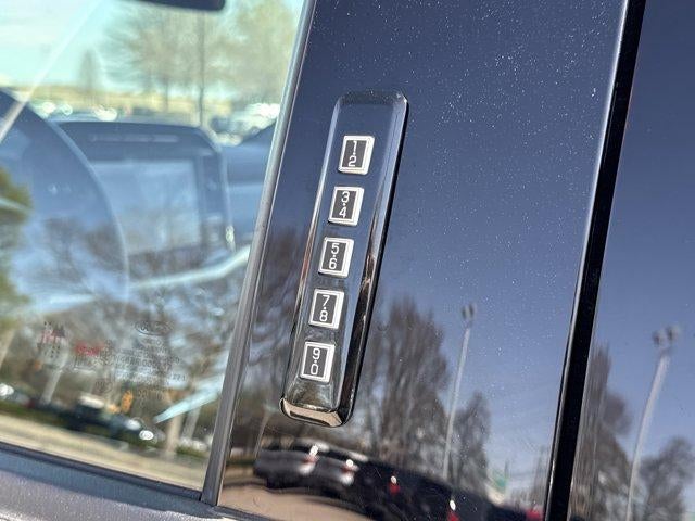 2022 Ford F-150 LARIAT 4WD SuperCrew 5.5' Box