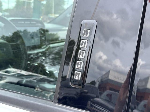 2022 Ford F-150 LARIAT 4WD SuperCrew 5.5' Box