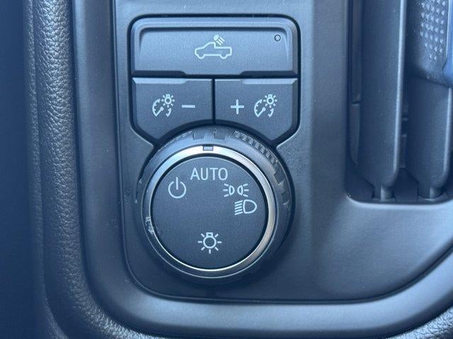 2022 Chevrolet Silverado 1500 Crew Cab Standard Box 4-Wheel Drive Custom