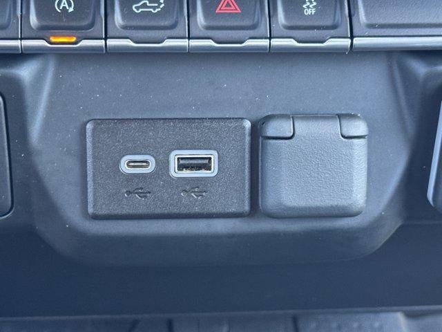 2022 Chevrolet Silverado 1500 Crew Cab Standard Box 4-Wheel Drive Custom