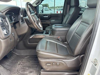 2020 GMC Sierra 3500HD Crew Cab Long Box 4-Wheel Drive Denali